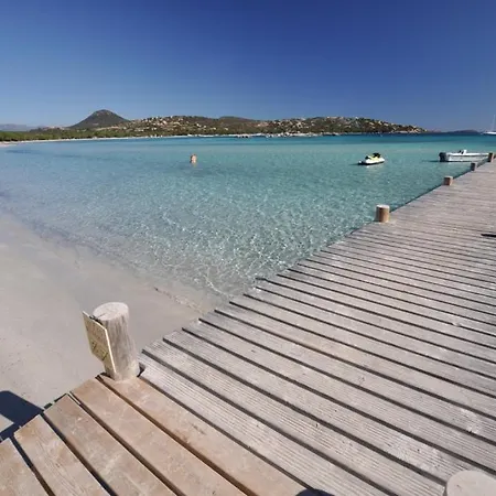 Santa Giulia Park 1 Avec Piscine A Proximite Des Plages アパート *